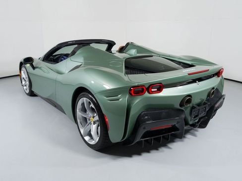 Used 2025 Ferrari SF90 Spider image 26