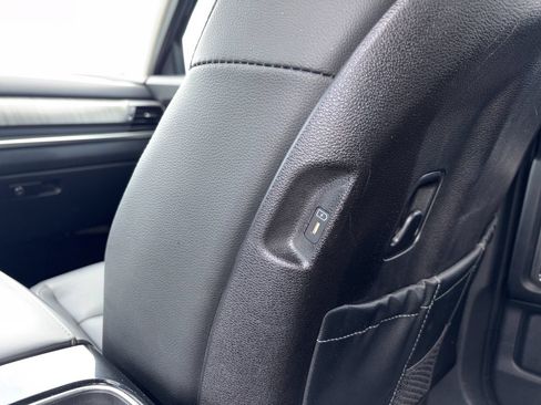 Used 2024 Kia Telluride EX w/ EX Captain's Chair Package FWD image 22
