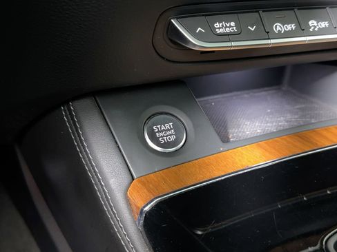 Used 2022 Audi Q5 2.0T Prestige w/ Prestige Package image 27