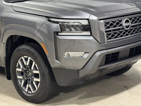 Used 2024 Nissan Frontier SL w/ Technology Package image 3