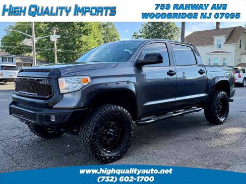 Used 2016 Toyota Tundra SR5 w/ SR5 Upgrade Package AWD/4WD image 3