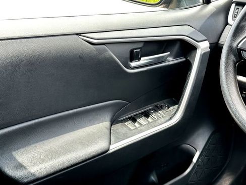 Used 2025 Toyota RAV4 XLE FWD image 26