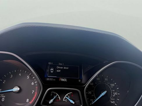 Used 2015 Ford Focus SE FWD image 14
