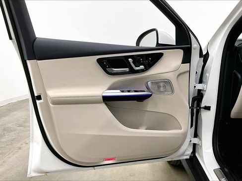 New 2026 Mercedes-Benz GLC 300 image 10