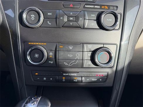 Used 2018 Ford Explorer FWD image 15