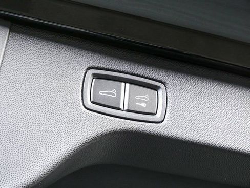 New 2026 Porsche Macan Electric image 32