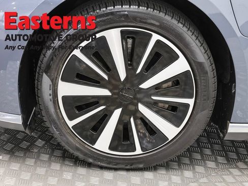 Used 2024 Lucid Air Pure RWD image 31