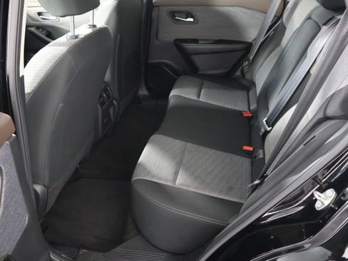 Used 2023 Nissan Rogue SV AWD/4WD image 18