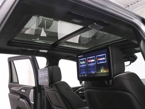 Used 2024 Cadillac Escalade Premium Luxury Platinum image 26