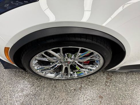 Used 2015 Chevrolet Corvette Z06 w/ 3LZ Preferred Equipment Group image 32