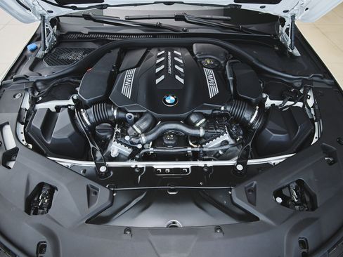 Used 2026 BMW M850i xDrive Coupe w/ M Carbon Exterior Package AWD/4WD image 16