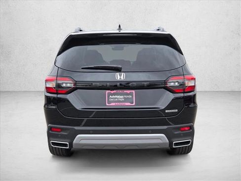 New 2025 Honda Pilot Touring image 8