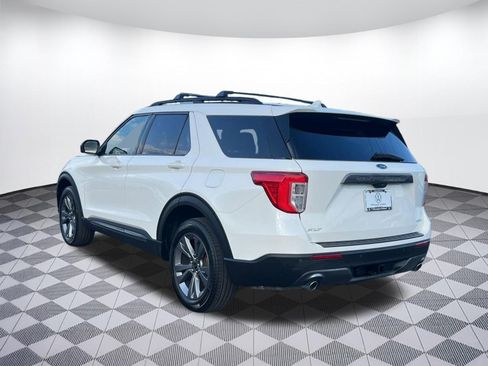 Used 2023 Ford Explorer XLT w/ Equipment Group 202A AWD/4WD image 3