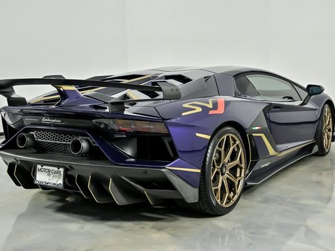 Used 2019 Lamborghini Aventador SVJ image 18