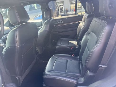 Used 2017 Ford Explorer Limited image 5