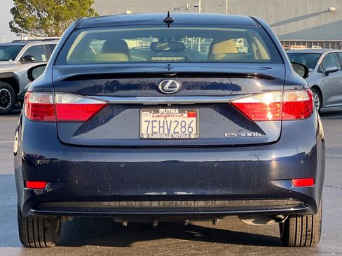 Used 2014 Lexus ES 300h image 8