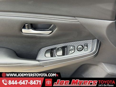 Used 2025 Nissan Sentra SV image 26