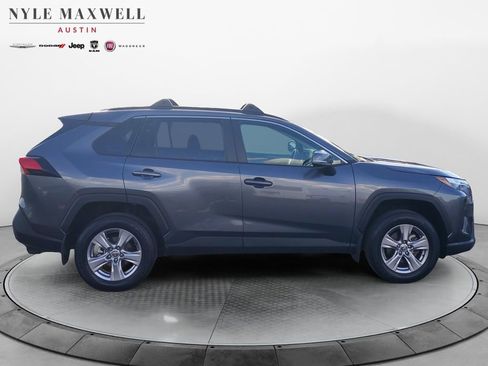 Used 2022 Toyota RAV4 XLE image 17