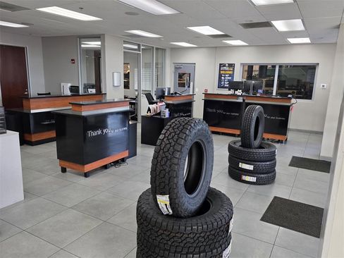 Used 2024 RAM 1500 Tradesman w/ Electronics Group image 8