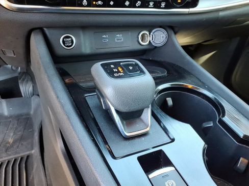 Used 2023 Nissan Rogue SV w/ SV Premium Package image 12