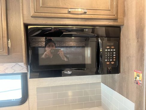 Used 2022 Ford E-450 and Econoline 450 Super Duty w/ Motorhome Prep Package image 60