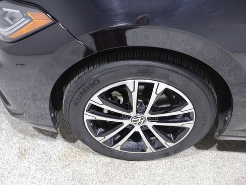 Used 2025 Volkswagen Jetta Sport FWD image 8