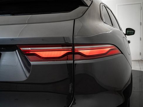 Used 2023 Jaguar F-PACE S image 9