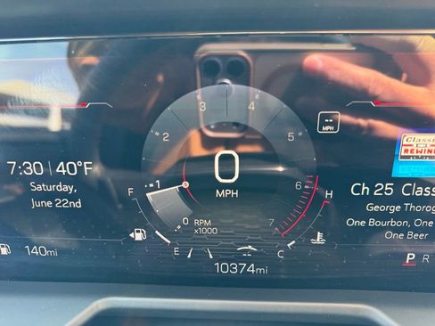 Used 2025 GMC Acadia Elevation FWD image 11