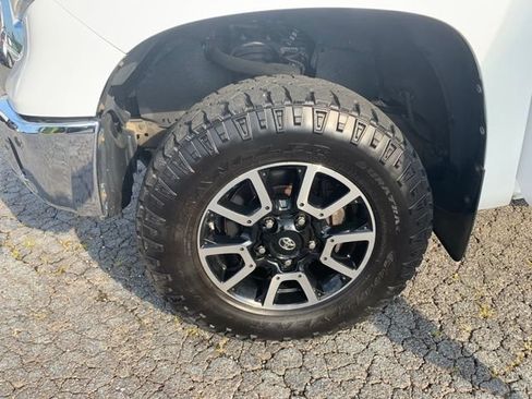 Used 2016 Toyota Tundra SR5 w/ TRD Off Road Package AWD/4WD image 40