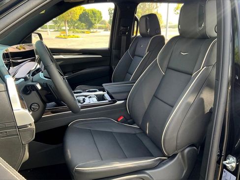 New 2026 Cadillac Escalade Luxury w/ Touring Package image 12