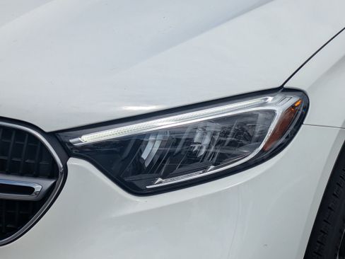 Certified 2025 Mercedes-Benz GLC 300 4MATIC image 8