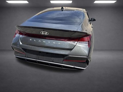 Used 2025 Hyundai Elantra Sport FWD image 20