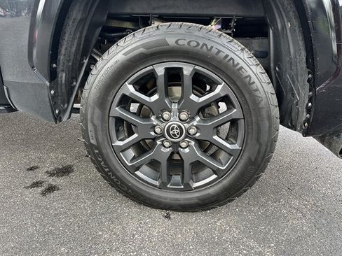 Used 2023 Toyota Tundra Platinum AWD/4WD image 12