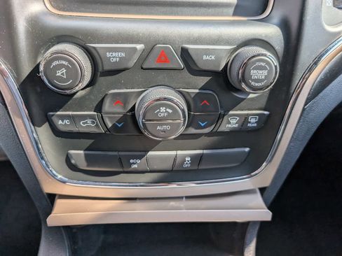 Used 2015 Jeep Grand Cherokee Laredo w/ Quick Order Package 23E AWD/4WD image 23