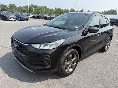 Certified 2025 Ford Escape ST-Line AWD/4WD image 8