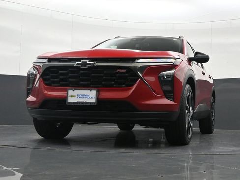 Used 2026 Chevrolet Trax RS w/ Sunroof Package FWD image 36