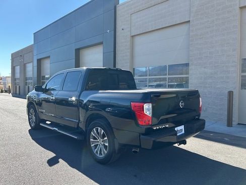 Used 2017 Nissan Titan SL image 7