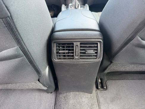 Used 2017 Nissan Rogue S AWD/4WD image 4