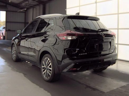 Used 2023 Nissan Kicks SV FWD image 4