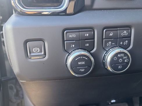 Used 2025 GMC Sierra 2500 Denali w/ Denali Reserve Package image 15