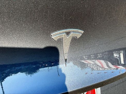 Used 2023 Tesla Model Y Long Range AWD/4WD image 9