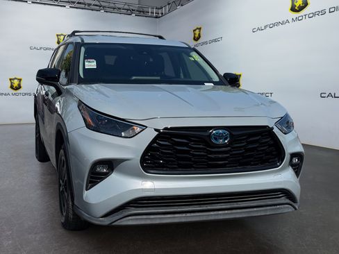 Used 2024 Toyota Highlander LE FWD image 7
