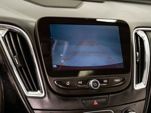 Used 2017 Chevrolet Malibu LT w/ Leather Package image 14