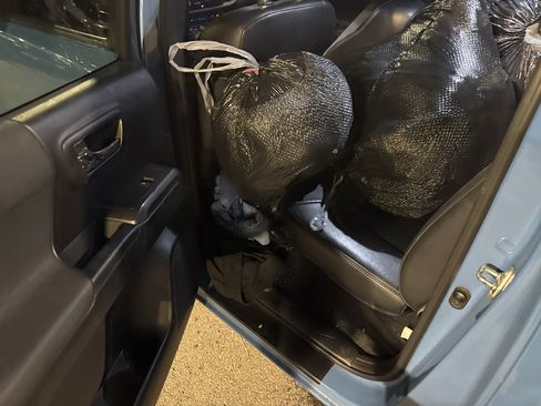 Used 2019 Toyota Tacoma TRD Off-Road image 17