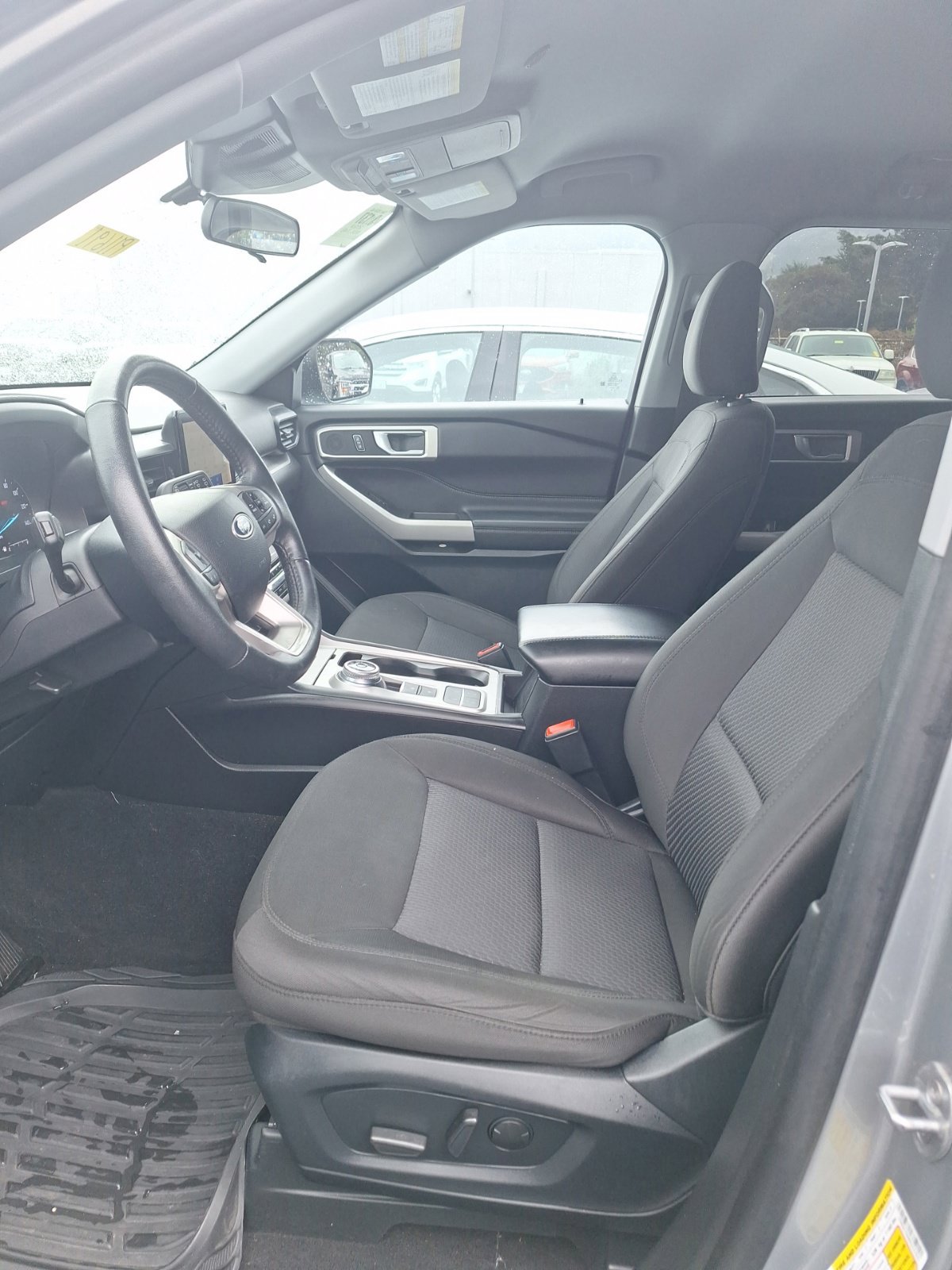 Used 2024 Ford Explorer XLT RWD image 12