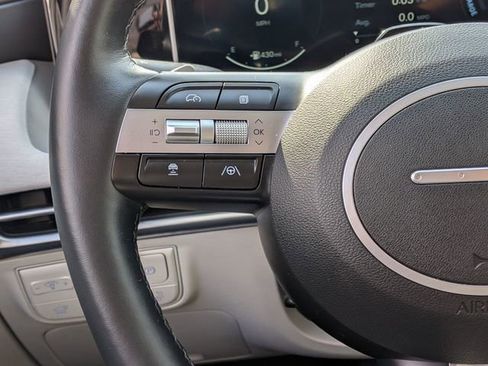 Used 2025 Hyundai Tucson Limited image 15