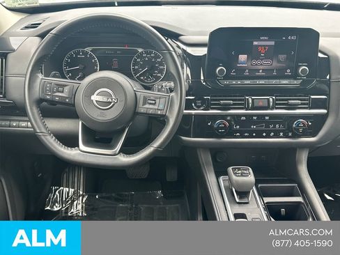 Used 2025 Nissan Pathfinder SV FWD image 26