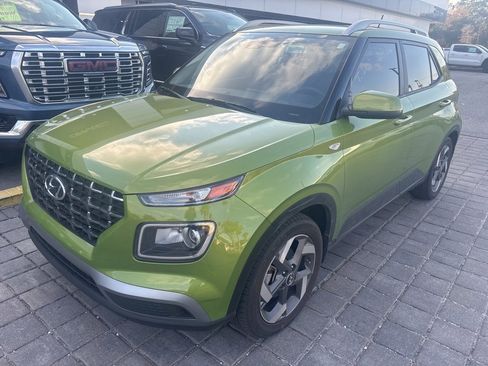 Used 2023 Hyundai Venue SEL image 10