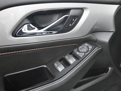 Used 2020 Chevrolet Traverse LT FWD image 24