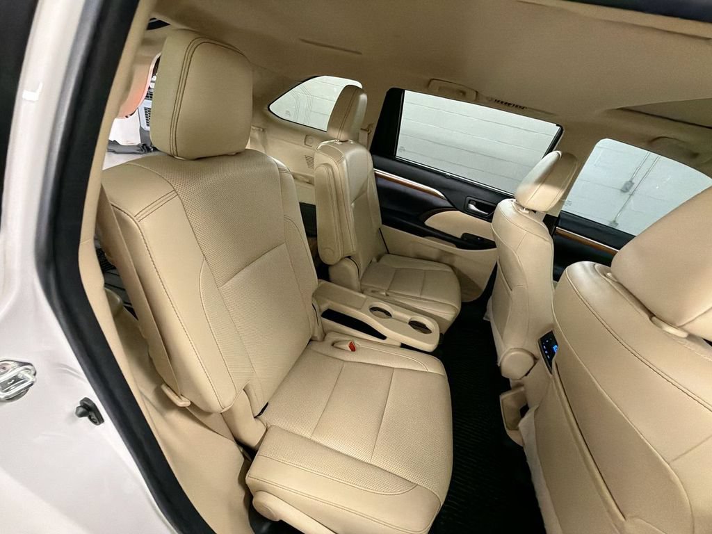 Used 2017 Toyota Highlander Limited FWD image 27